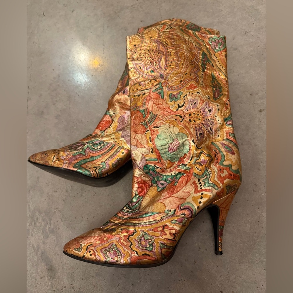 Vintage metallic foil leather pattern boots size 9.5/10